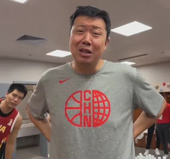 王治郅都吓出一身冷汗，赛后询问赵继伟：绝杀球咋传的，我看着都要丢啊！
