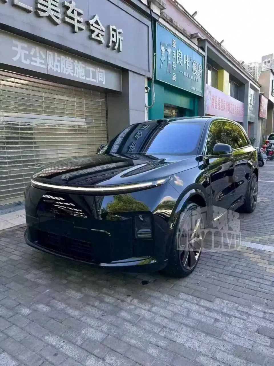 江西南昌一理想汽车车主称提车2天后，万元购车补贴开启