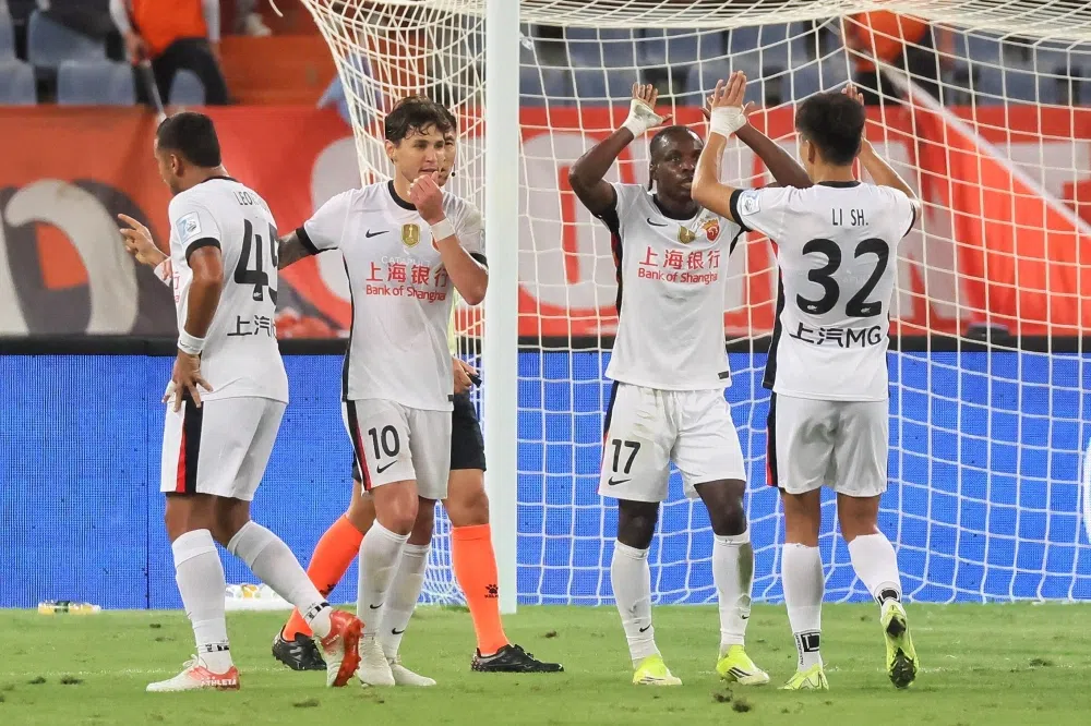 足协杯：海港4分钟2球3-0泰山晋级4强，杨希传射，刘祝润破门