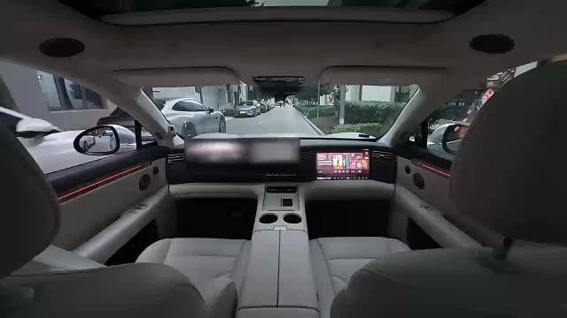 沉浸式体验智己新车，无人驾驶强的可怕