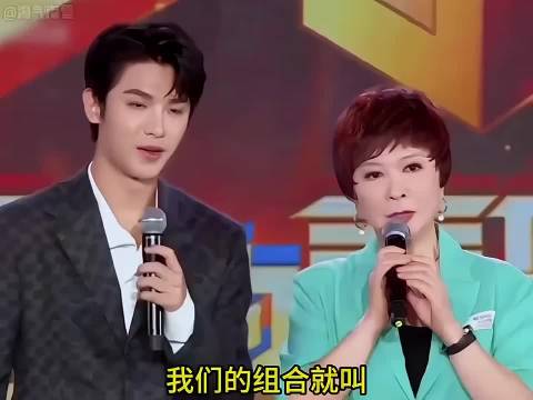 黄明昊：活到老学到老！"灵魂画手 "画画 搞笑