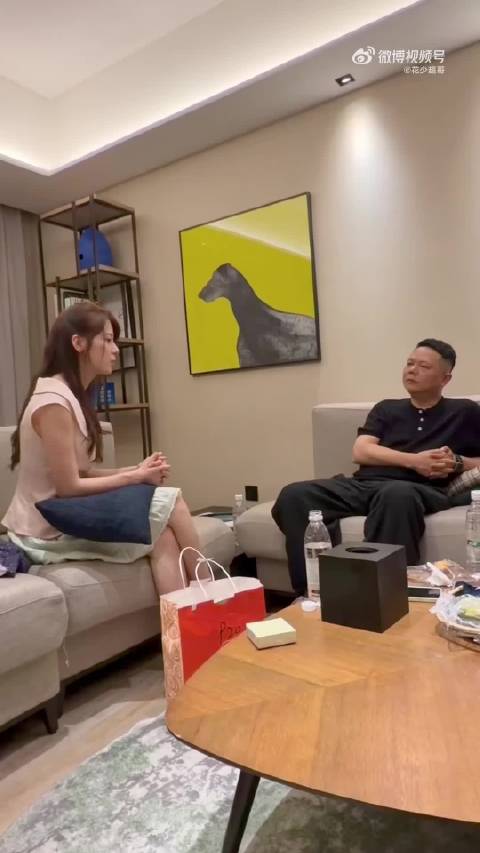赵昭仪看得明明白白，发现王可总在照顾大家的情绪…