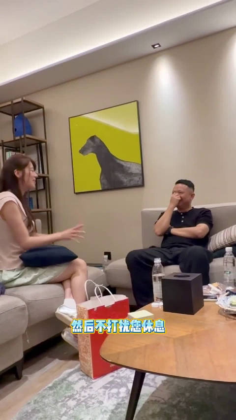 花儿与少年赵昭仪花少的缘分真的妙不可言，线下偶遇还收获了前辈的聚会邀约