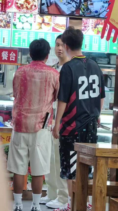 维嘉海涛组了个7人美食局