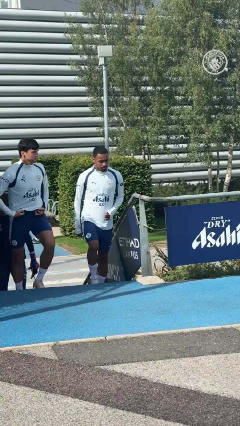 训练场上迎来新面孔
