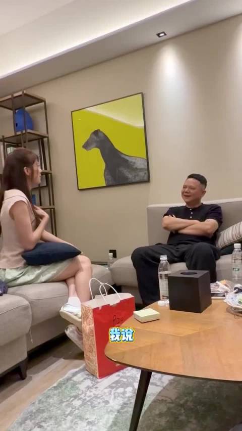 赵昭仪模仿那英惟妙惟肖，花儿与少年互动可爱