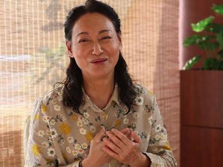 惠英红六十三岁首挑爱情片大梁…