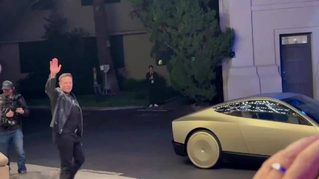 特斯拉推出CyberCab无人驾驶出租车