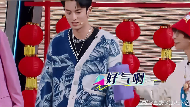 全名一致搬砖太难，好六团接连出错，气得王鹤棣摔砖