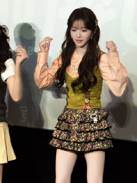 田曦薇cha了韩庚的舞 小猫就这样懵懵的萌萌的‍⬛猫咪女团C位当之无愧！