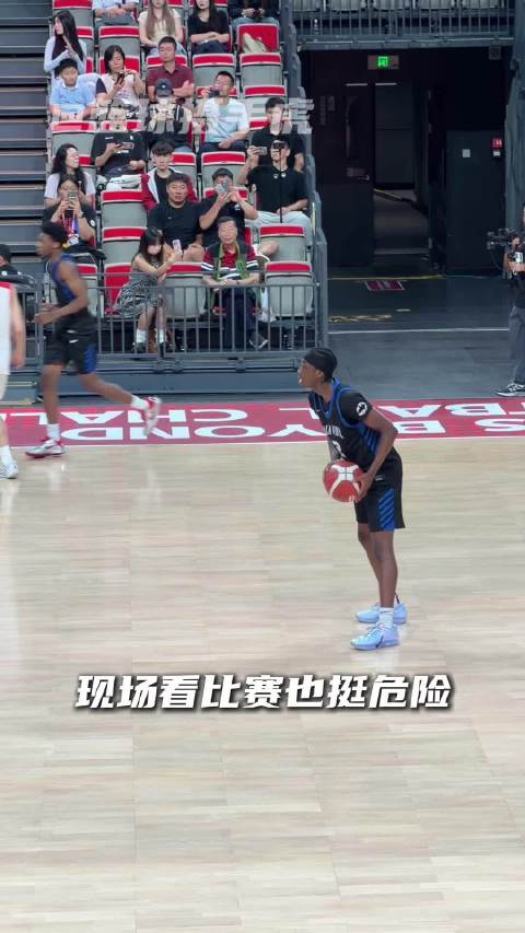 “观众：Bro你这传球真离谱”