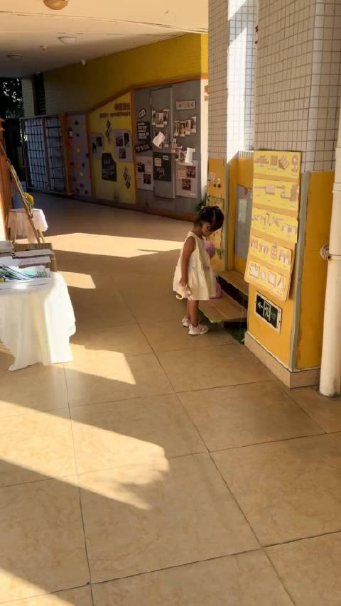 原来麻将是成都幼儿园的必修啊，哈哈哈哈哈哈