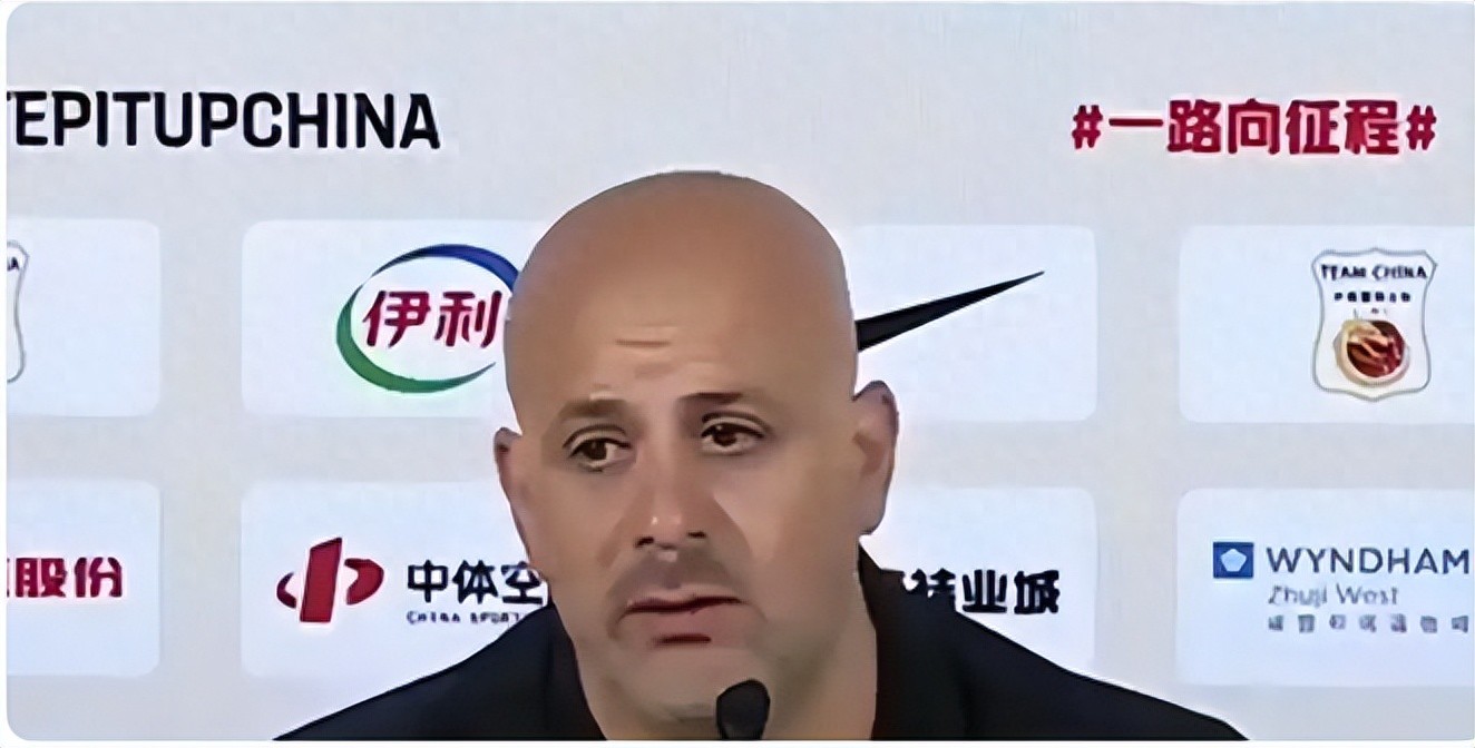 中国男篮坐拥NBA水准内线杨瀚森与胡金秋，为何两度败给韩国队？