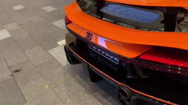 偶遇国内仅有两台的顶级神车布加迪Super_Sport_版本，实车真的是太帅太霸气了