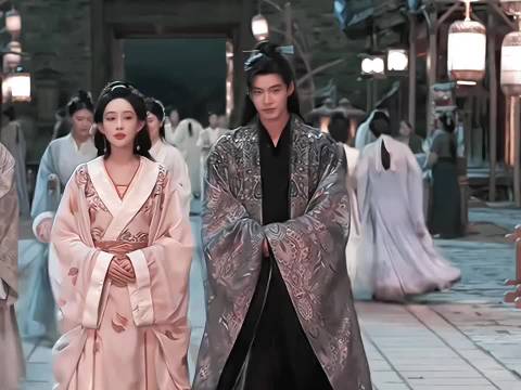 何与自称太子殿下，顺手动作引小孩疑惑