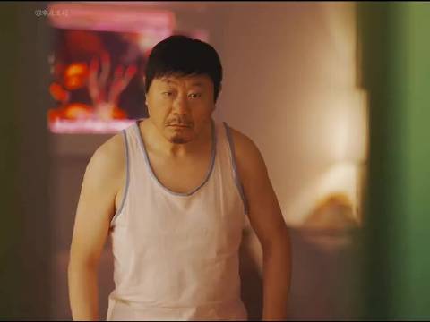 “老头本以为遇到真爱，到最后发现自己是小丑”