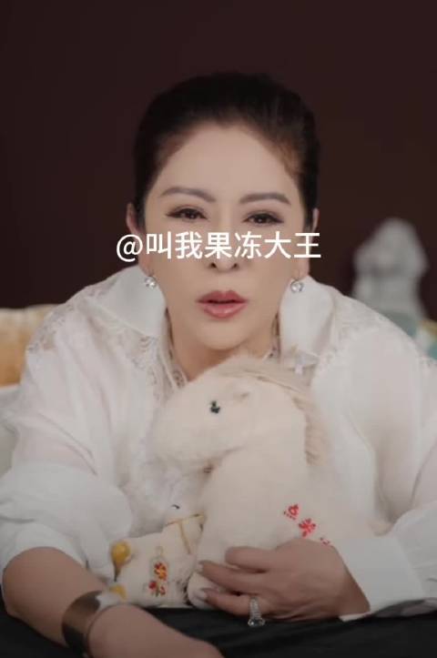 向太曝向华强买衣服不讲价，称其内裤袜子都由她买