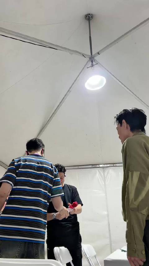 谈论音乐节目期望，表示这是第一个歌曲演唱环节