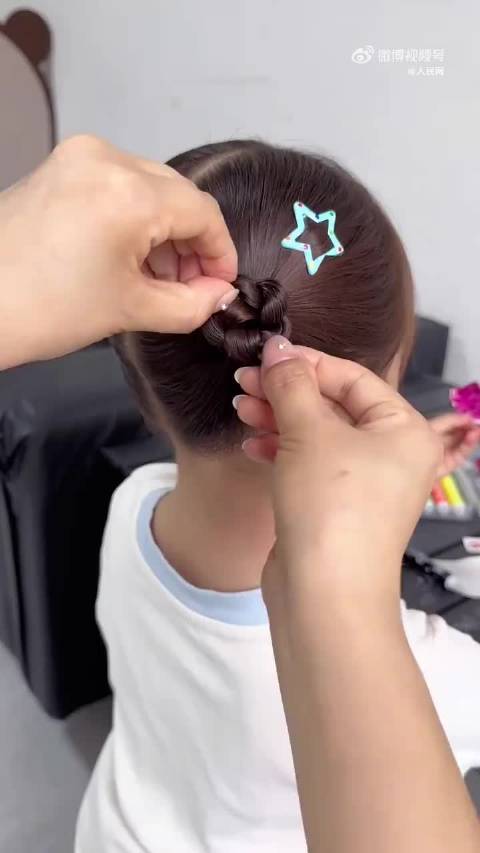 简单又百搭的俏皮丸子头，一学就会~（哪吒编发）