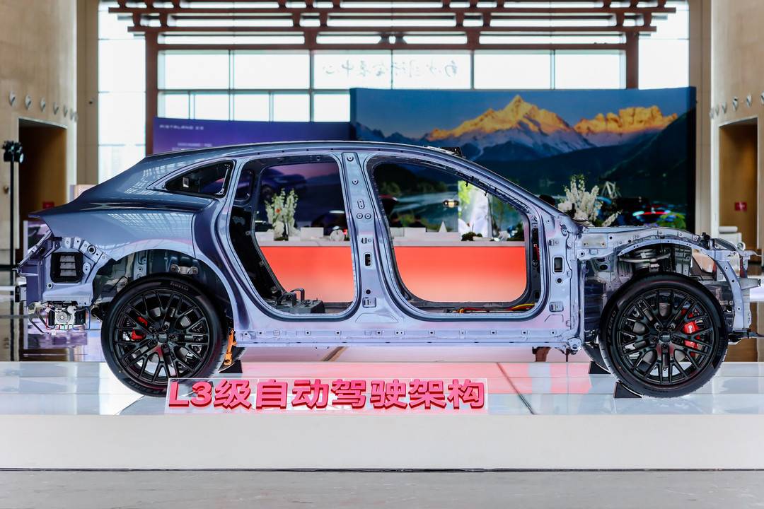 启境汽车CEO刘嘉铭:设计的终点不是功能,而是让汽车在出厂那一刻,就为未来而生 启境汽车CEO刘嘉铭:设计的终点不是功能,而是让汽车在出厂那一刻,就为未来而生