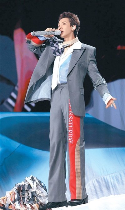 体育场“全景声”落地“鸟巢”汪苏泷“明日世界”演唱会落幕