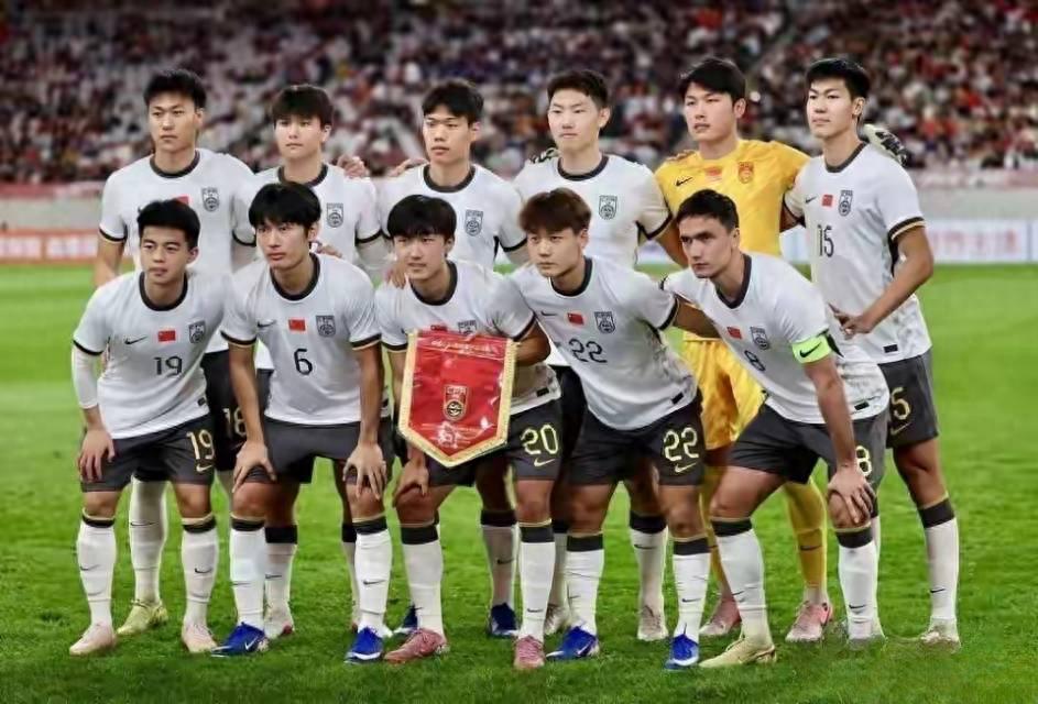 突发！男足23人名单生变海港国脚车祸伤缺，20岁泰山中卫压哨补位