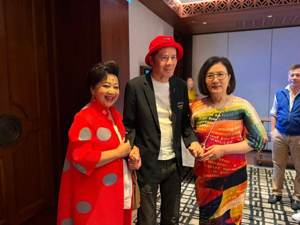 香港资深制作人生日获汪明荃薛家燕齐贺，健康红灯，被指患失智症