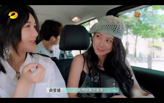 花少练就的共情能力，放到开店待客同样好用，赵昭仪的甜嘴自带满满的真诚感