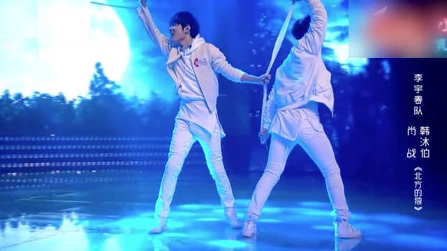 肖战送花篮贺李宇春北京演唱会，联动回忆2016初舞台