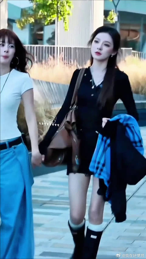 从贴心闺蜜变成营业对手，张予曦赵昭仪这一段，妥妥本期节目高光片段