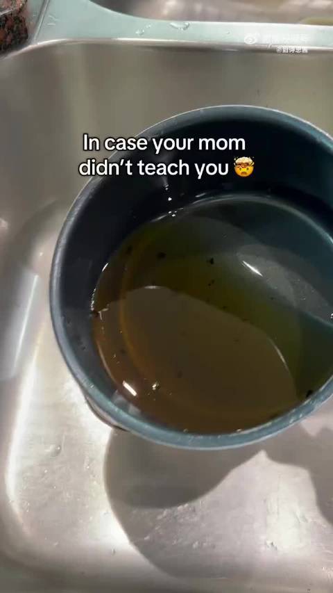 我从没想过这个，正确且最实用的丢弃食用油的方法！