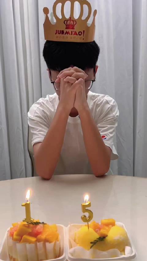 15岁生日，父母祝福仔仔用心读书快乐成长