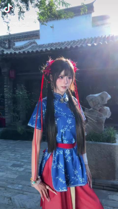 张爱穿一个中华娘然后拍一个这个来，拍完抖舞然后去拍写真