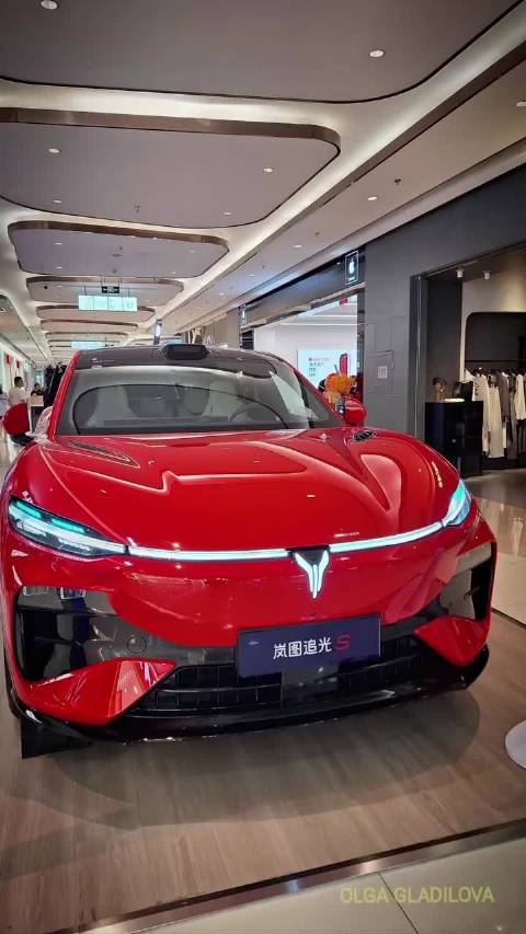 岚图汽车携手杨洋，梦想车遇见赋予灵魂的人