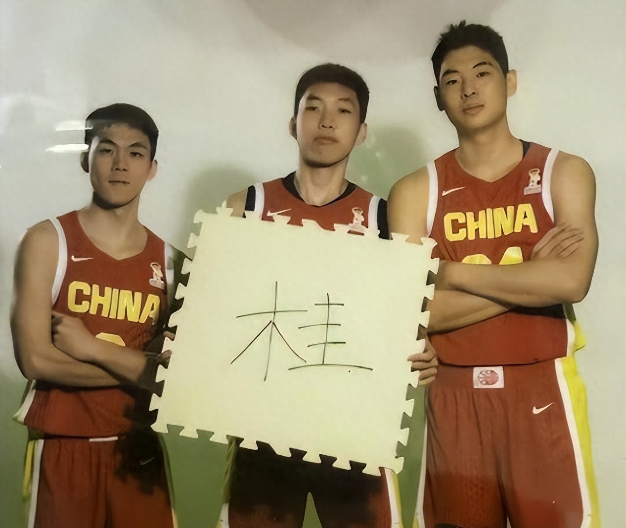 快讯！男篮大名单出炉！贺希宁出局，胡明轩出席大会或任队长？