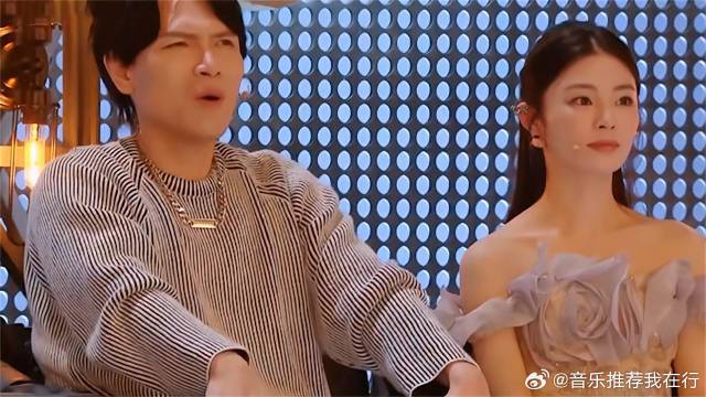 杨宗纬现场听徐佳莹《身骑白马》，被震撼到惊掉下巴