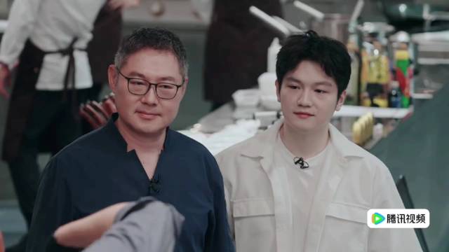 樊振东共情普通职业不易，纯白之心获赞