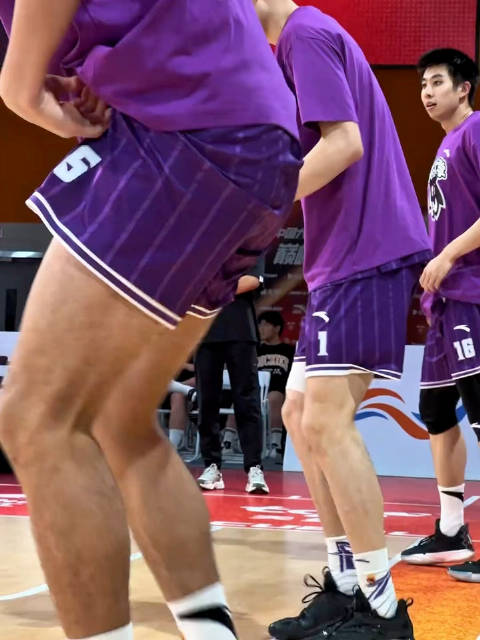 篮球运动员的腿就是不一样