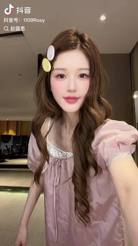 我想说的，露露你替我表演一下哈哈哈哈哈