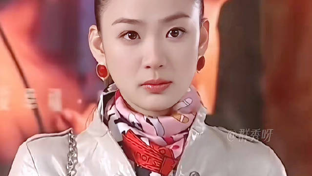 笑死……以前的欧雅若是珠宝设计师，现在的像是微商女王!