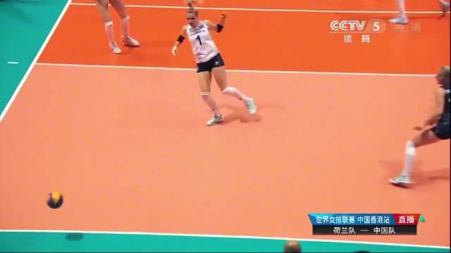 朱婷关键时刻两记重扣，尽显世界级主攻实力