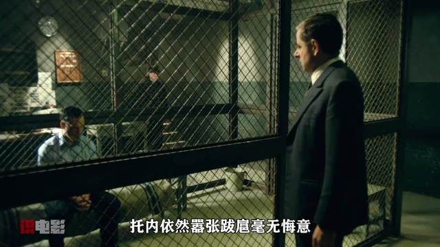 憨豆先生化身神探梅格雷，审讯室对峙连环杀人魔