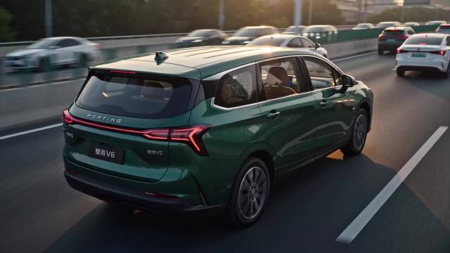 星海V6搭载华为智驾，堵车自动跟车更省心