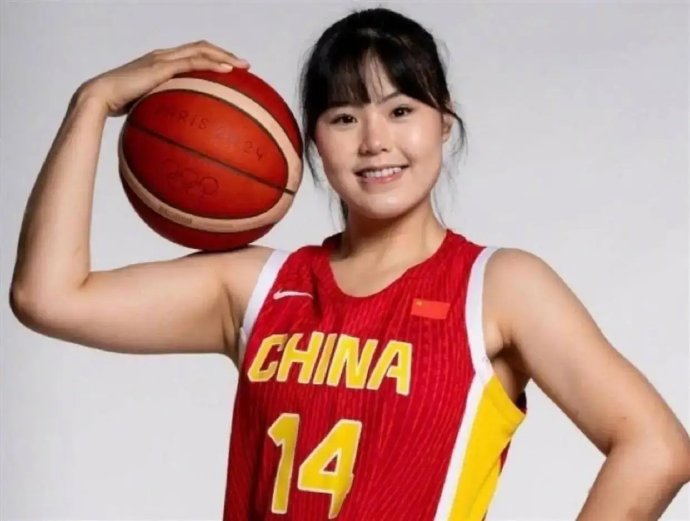李月汝藏得太深：WCBA三冠+世界杯亚军+北体大硕士