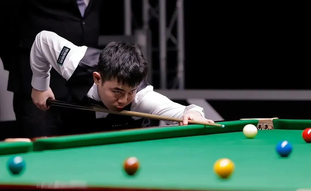 4-3！斯诺克爆出大冷门，中国00后淘汰世界第4，丁俊晖等5人晋级
