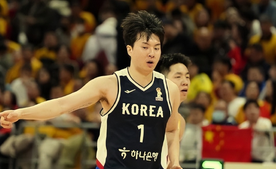 E-10合同签约开拓者，为什么李贤重的冲击NBA之路，更值得我们借鉴