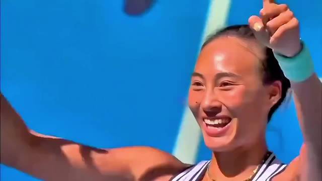 郑钦文2:0击败斯瓦泰克 4.5%胜率逆袭晋级美网8强