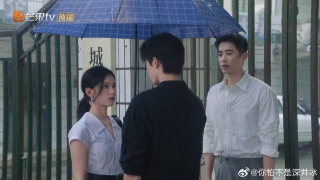 情敌跟苗静外出，陈异疯狂吃醋，下秒霸气宣誓主权