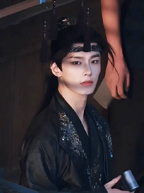 从此一眼万年具像化了！ 何与怎么能如此俊朗啊家人们！？