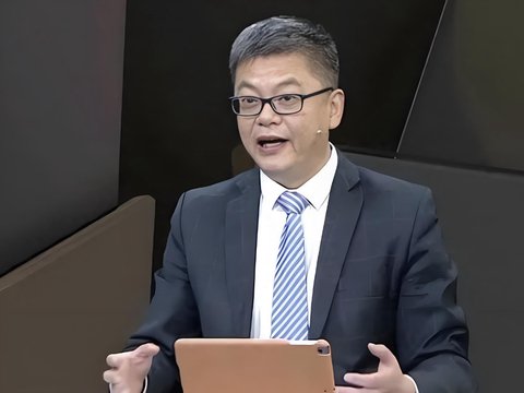 苏群：张子宇才19岁，太年轻了，完全没有经历过这种场面！